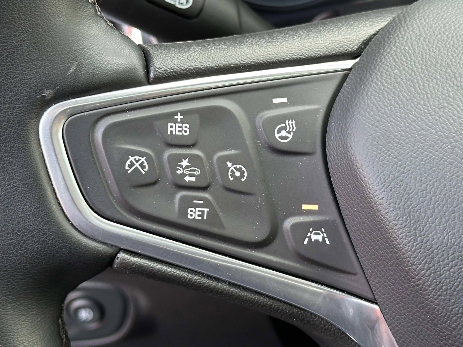 Used 2023 Chevrolet Equinox Premier FWD image 24