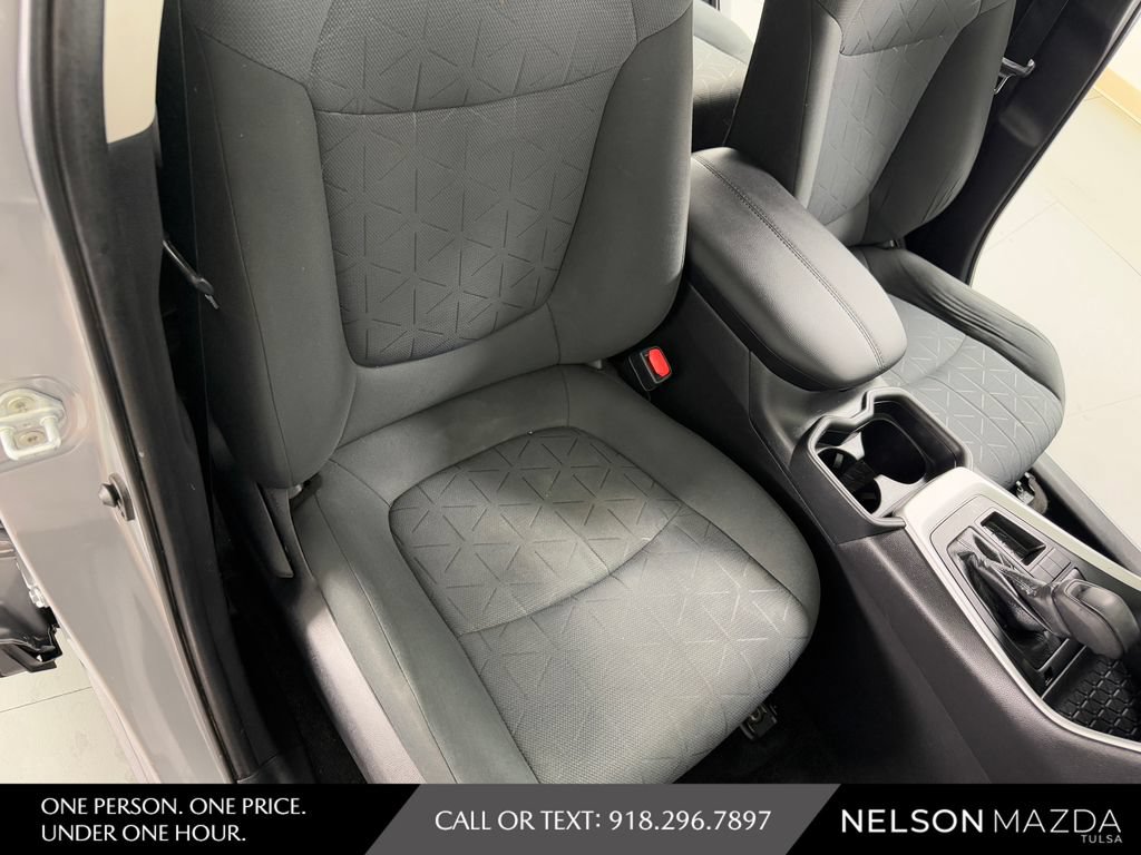 Used 2020 Toyota RAV4 XLE FWD image 47