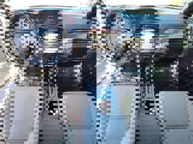 Used 2017 Honda Accord EX image 13