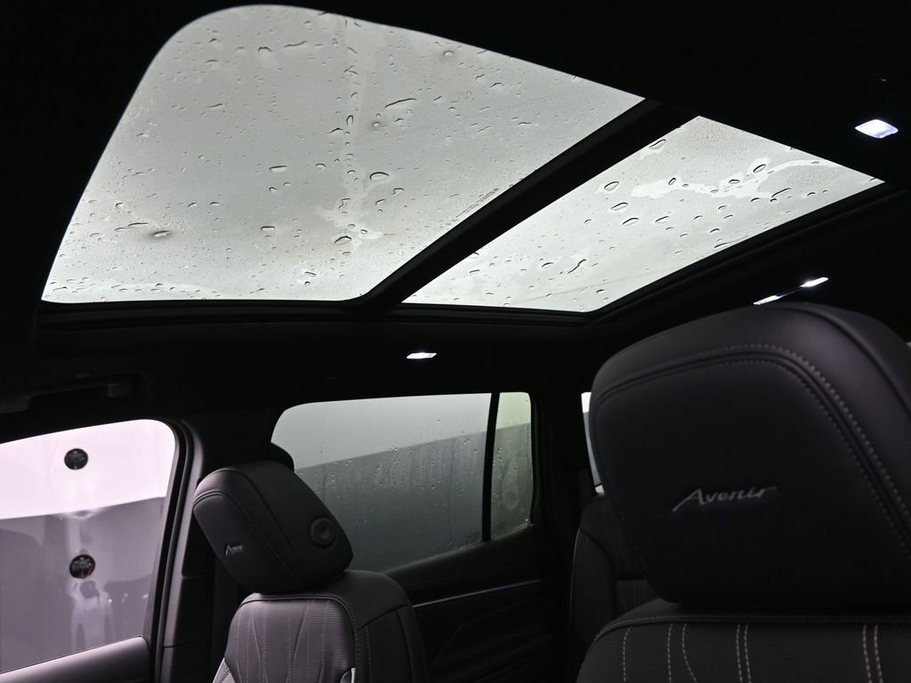 New 2026 Buick Enclave Avenir w/ Super Cruise Package image 17