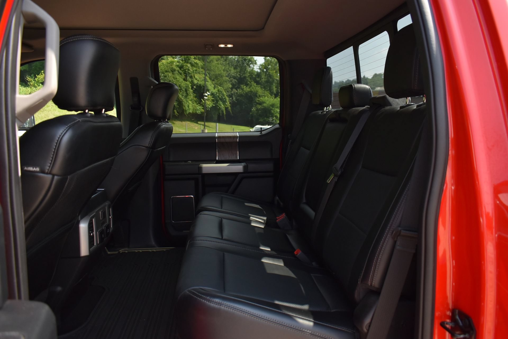 Used 2019 Ford F350 Lariat w/ Lariat Ultimate Package AWD/4WD image 17