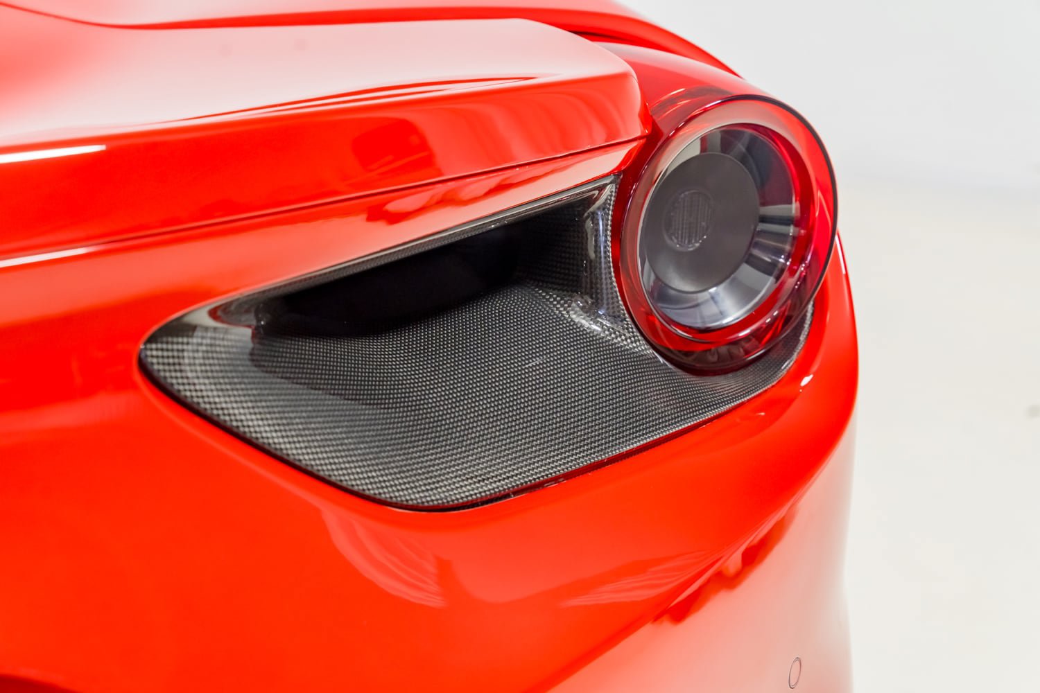 Used 2018 Ferrari 488 GTB RWD image 47