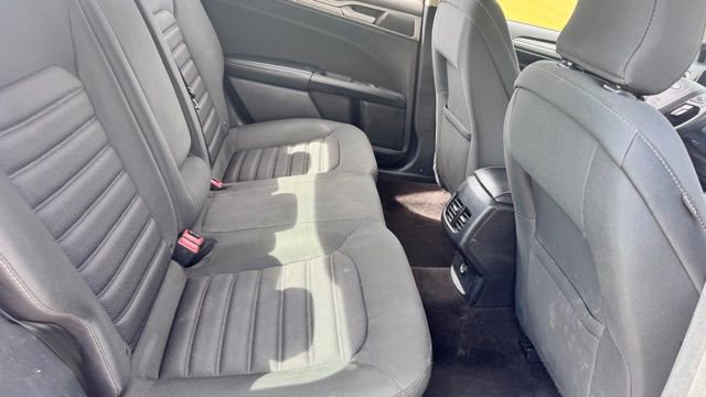 Used 2019 Ford Fusion SE image 19