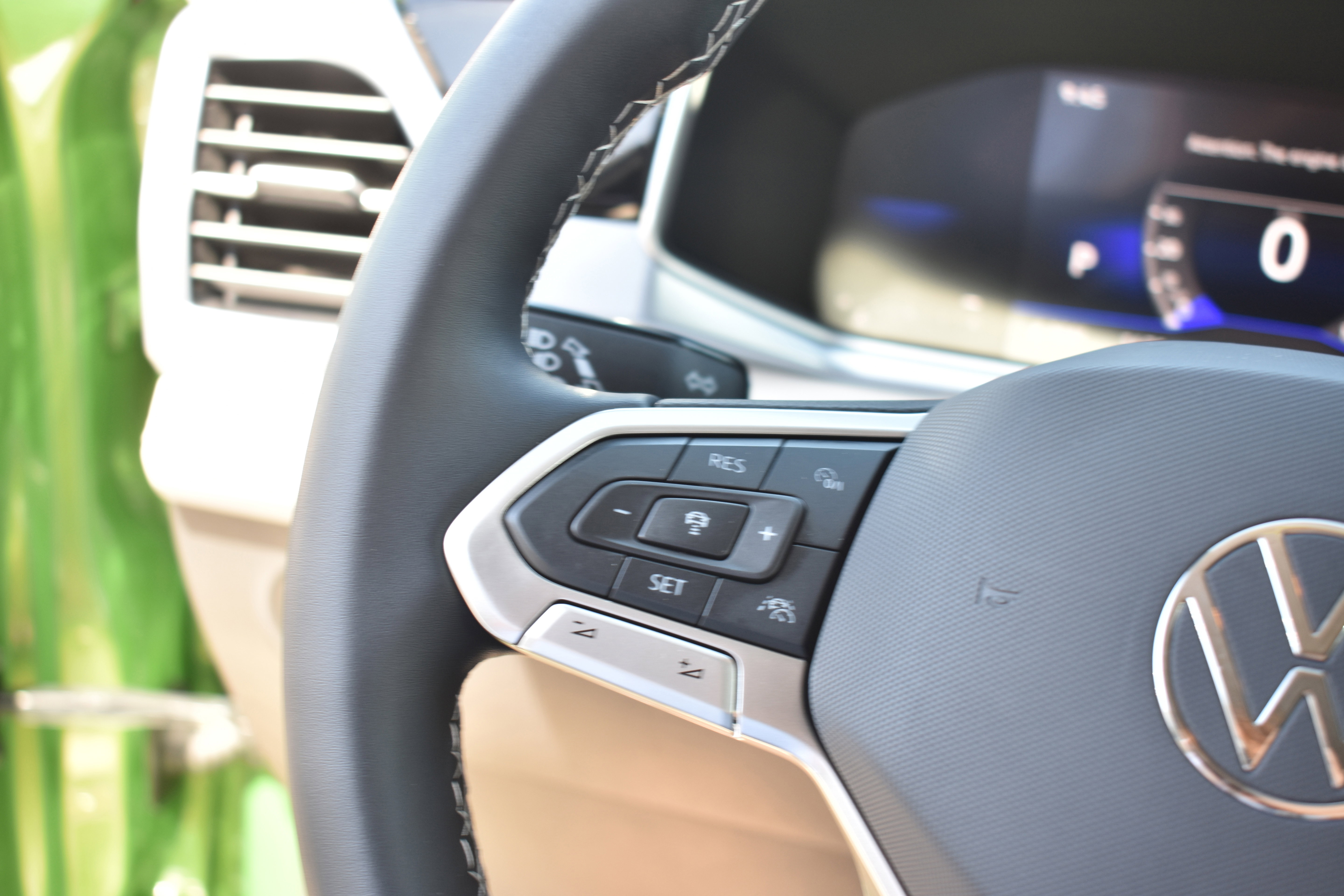 Used 2025 Volkswagen Taos SE image 15