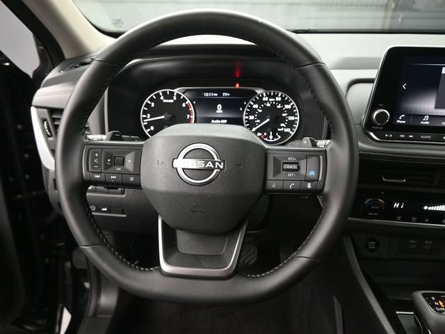 Used 2025 Nissan Rogue SV AWD/4WD image 32