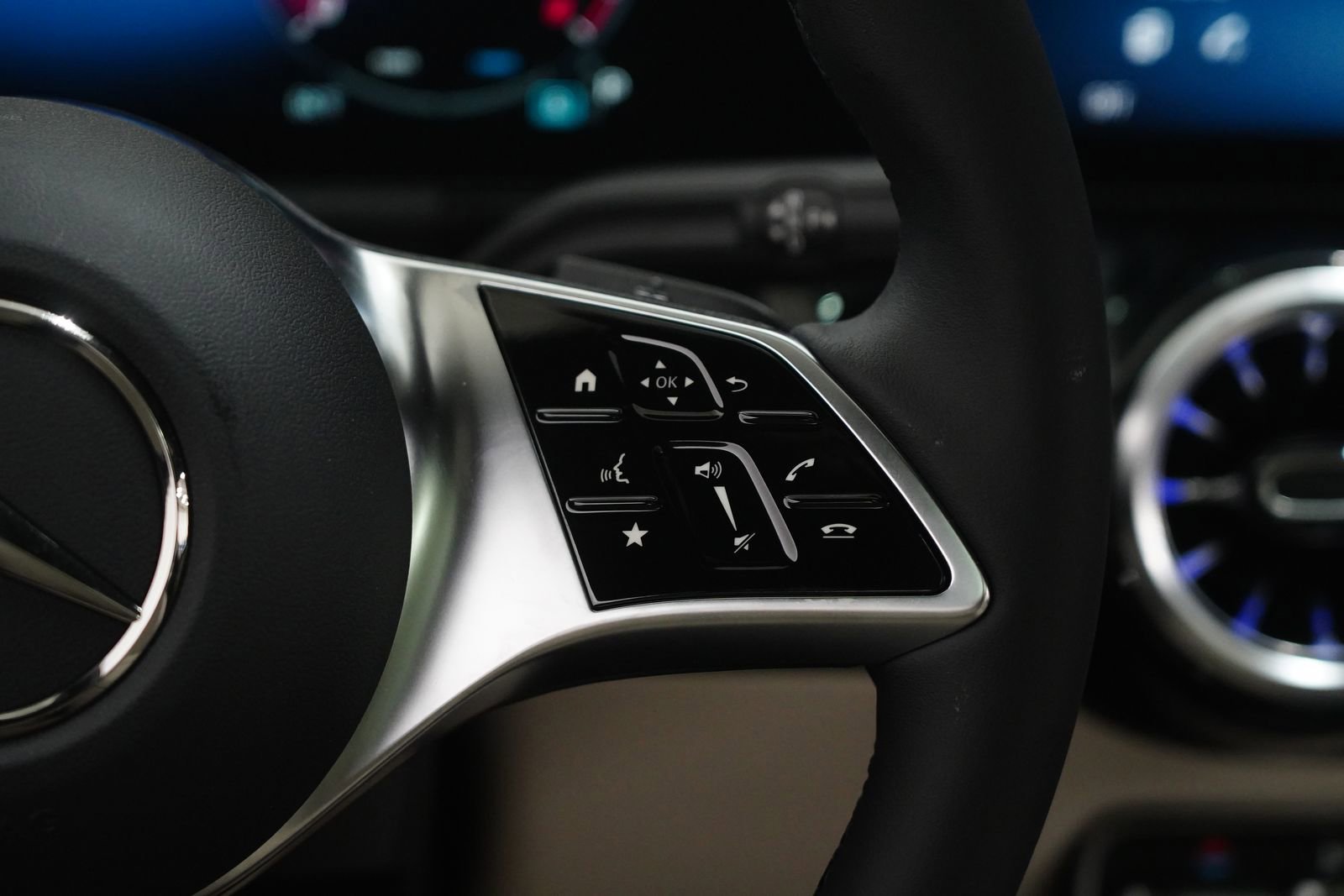 New 2026 Mercedes-Benz GLA 250 4MATIC image 21