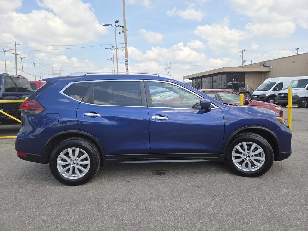 Used 2020 Nissan Rogue SV FWD image 14