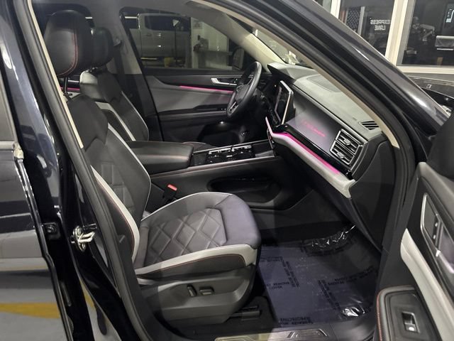 Used 2024 Volkswagen Atlas Peak Edition SEL AWD/4WD image 40