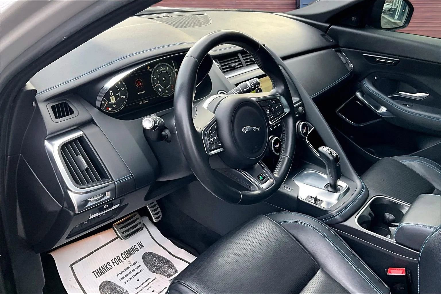 Used 2019 Jaguar E-PACE R-Dynamic SE image 14