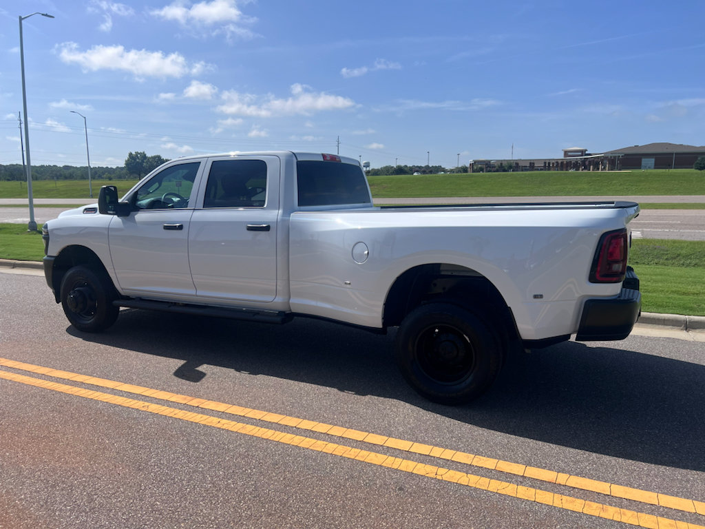 New 2026 RAM 3500 Tradesman AWD/4WD image 8