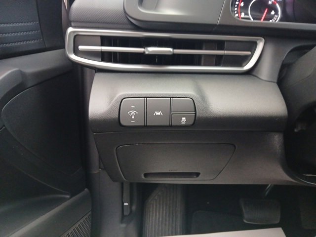 Used 2023 Hyundai Elantra SEL image 29