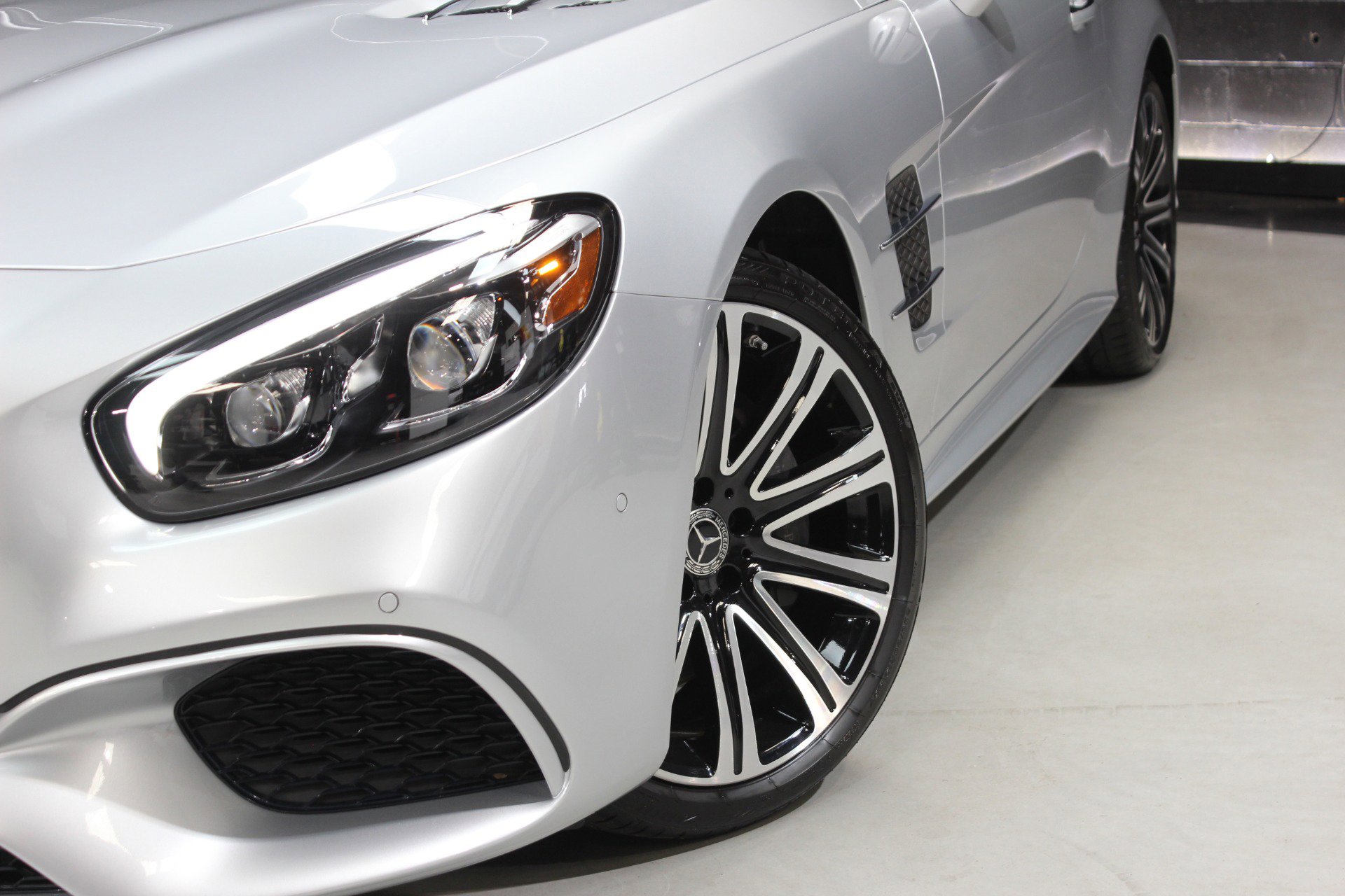 Used 2019 Mercedes-Benz SL 450 SL 450 Driver Assistance w/ Premium Package image 25