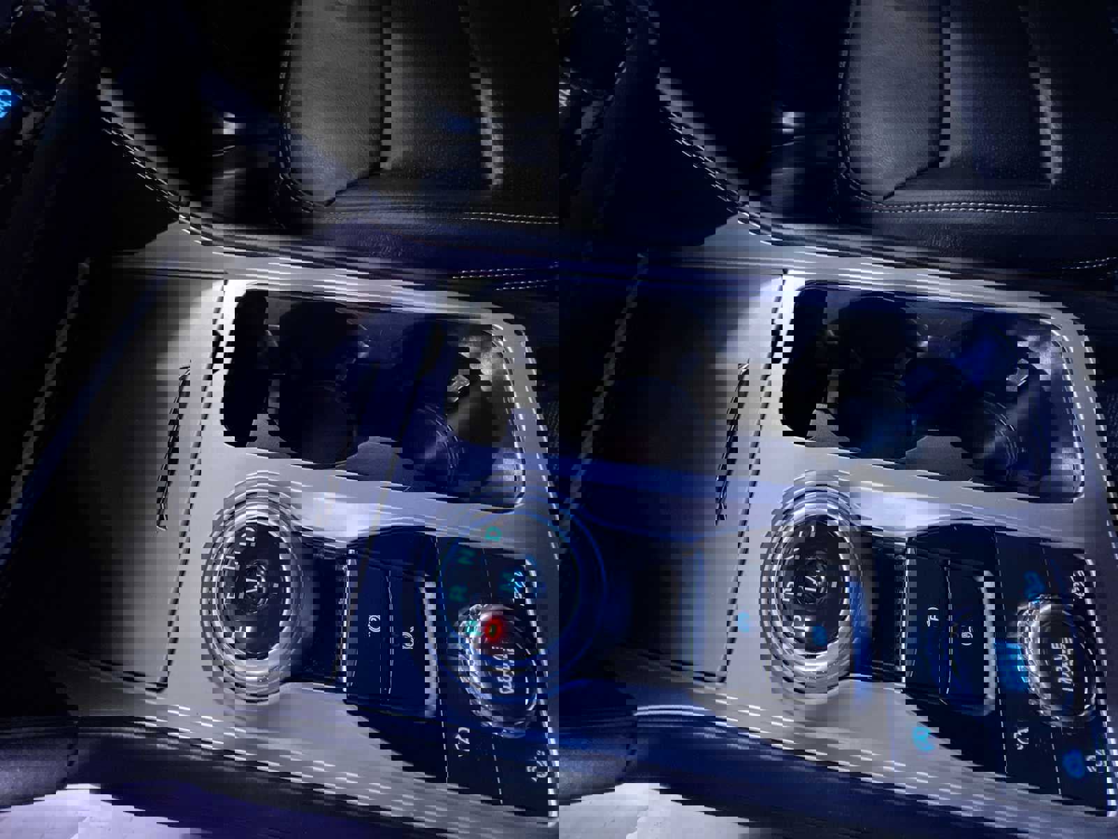 Used 2020 Ford Explorer XLT w/ Comfort Package image 29