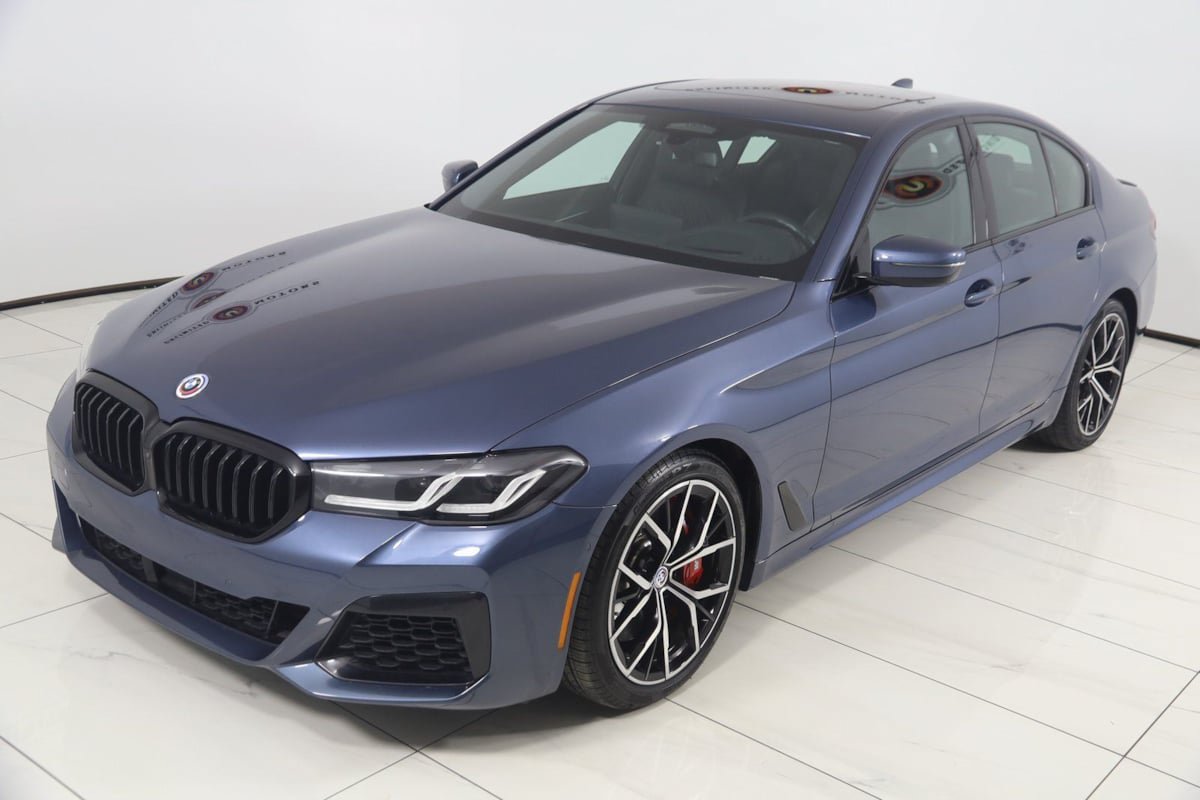 Used 2023 BMW M550i xDrive w/ Executive Package AWD/4WD image 28