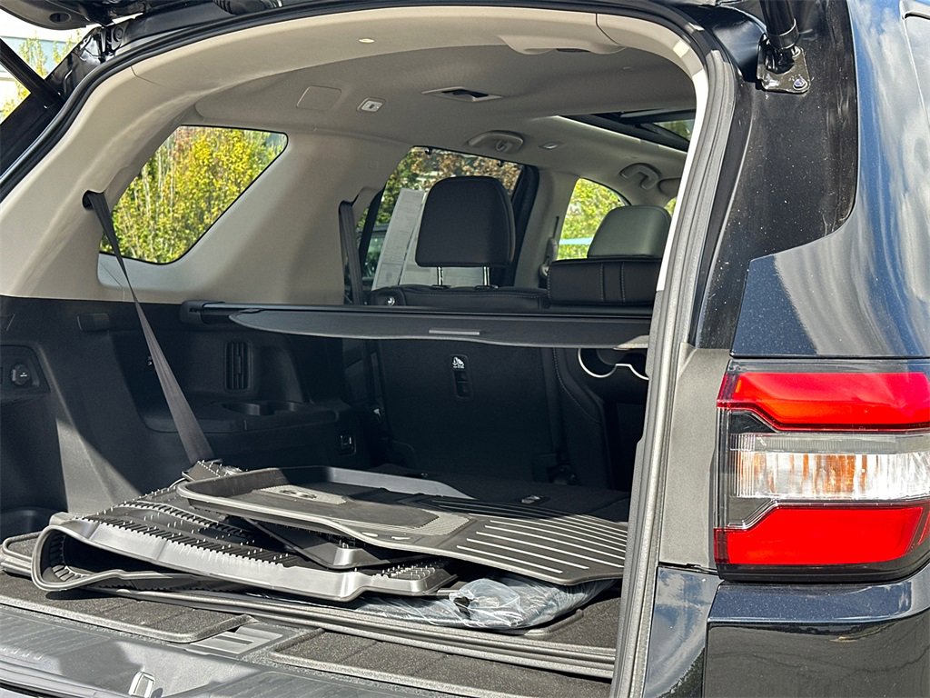 New 2025 Honda Pilot Touring image 6