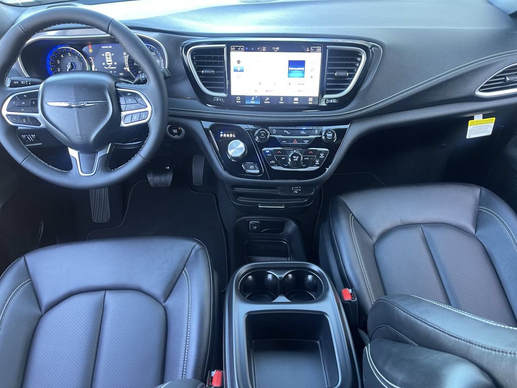 New 2026 Chrysler Pacifica Select FWD image 25