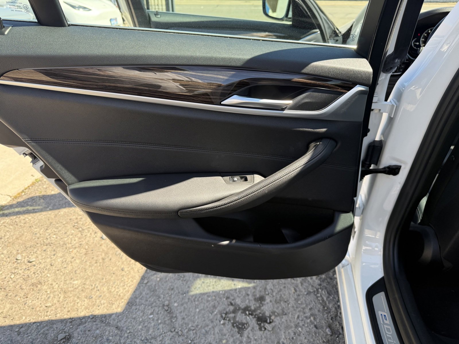 Used 2018 BMW 530e image 17