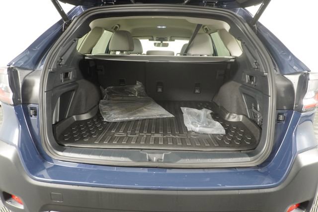 Used 2025 Subaru Outback Premium image 36