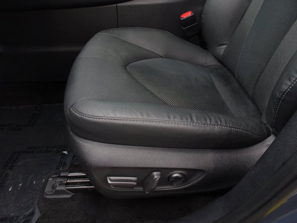 Used 2024 Toyota Grand Highlander AWD Hybrid image 9