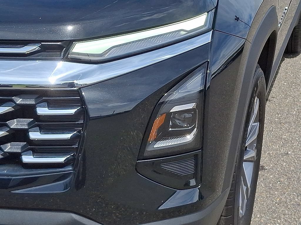 Used 2025 Chevrolet Equinox LT AWD/4WD image 9