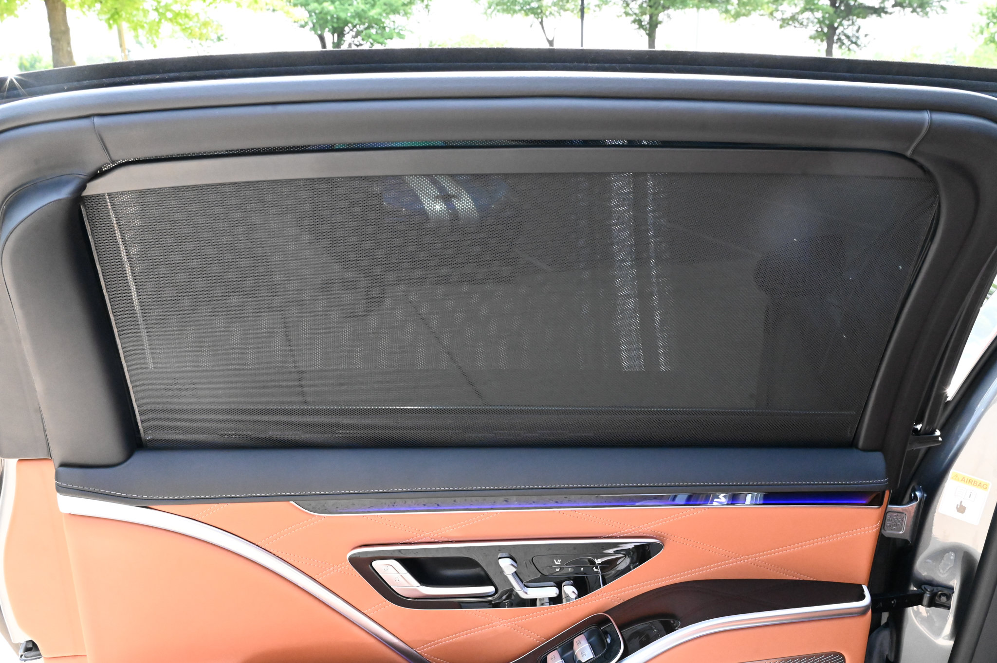 Used 2023 Mercedes-Benz Maybach S 680 4MATIC w/ Manufaktur Leather Package image 40