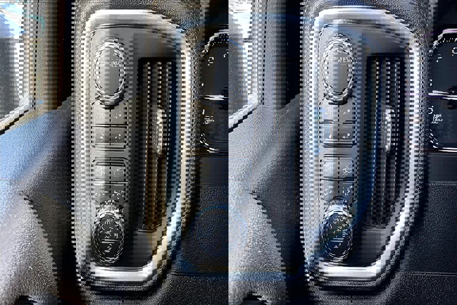 Used 2022 GMC Sierra 2500 AT4 image 34