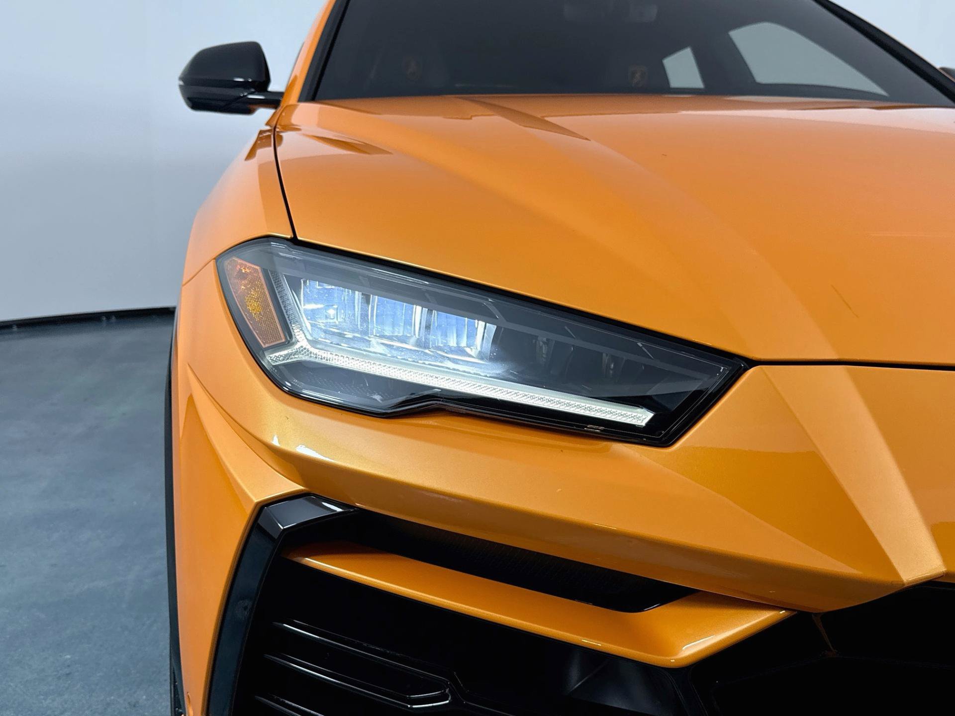 Used 2022 Lamborghini Urus AWD/4WD image 53