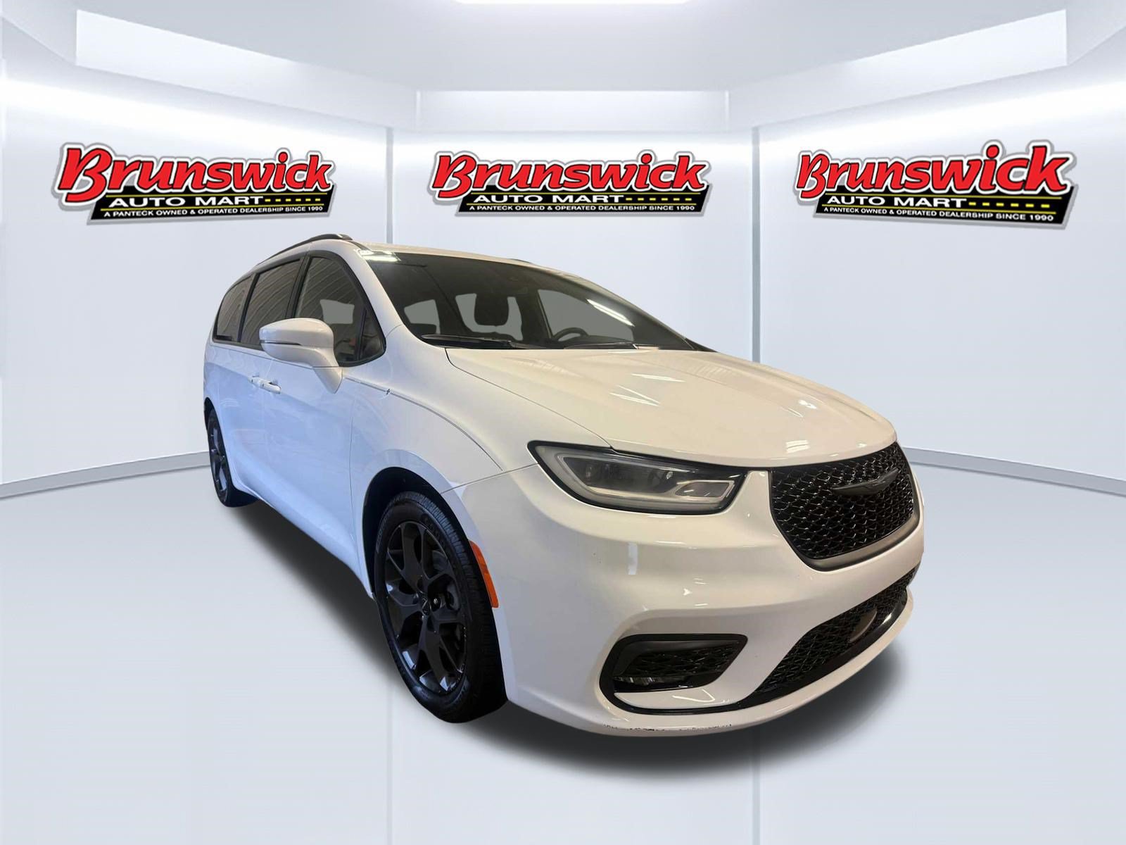 Used 2021 Chrysler Pacifica Touring w/ S Appearance Package FWD image 10