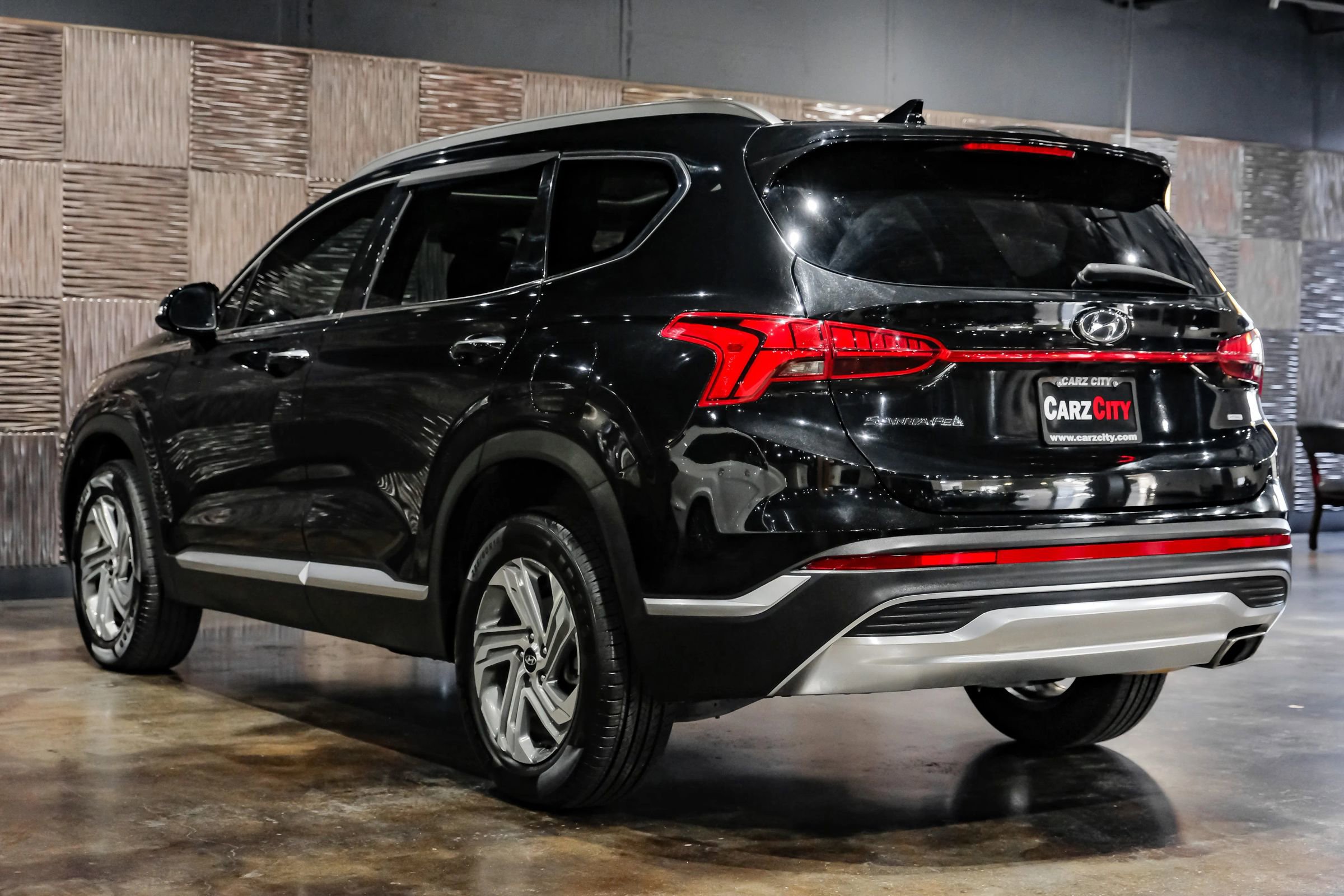 Used 2021 Hyundai Santa Fe SEL w/ Convenience + Premium Package AWD/4WD image 14