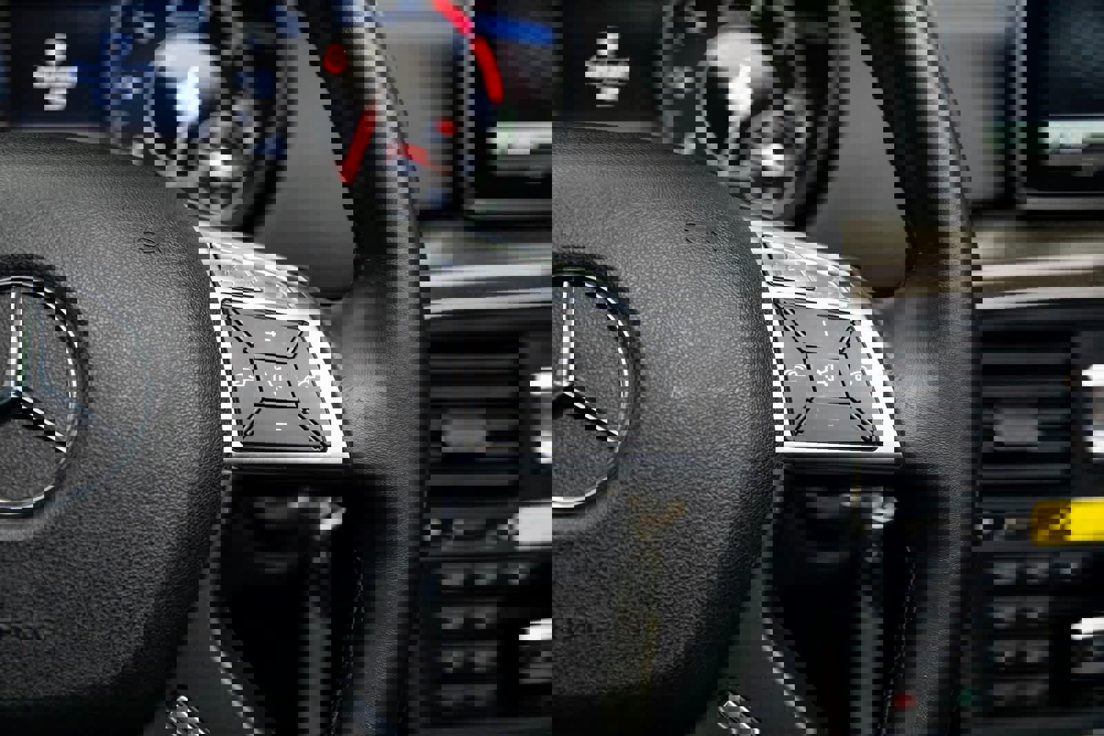 Used 2014 Mercedes-Benz G 63 AMG 4MATIC image 34