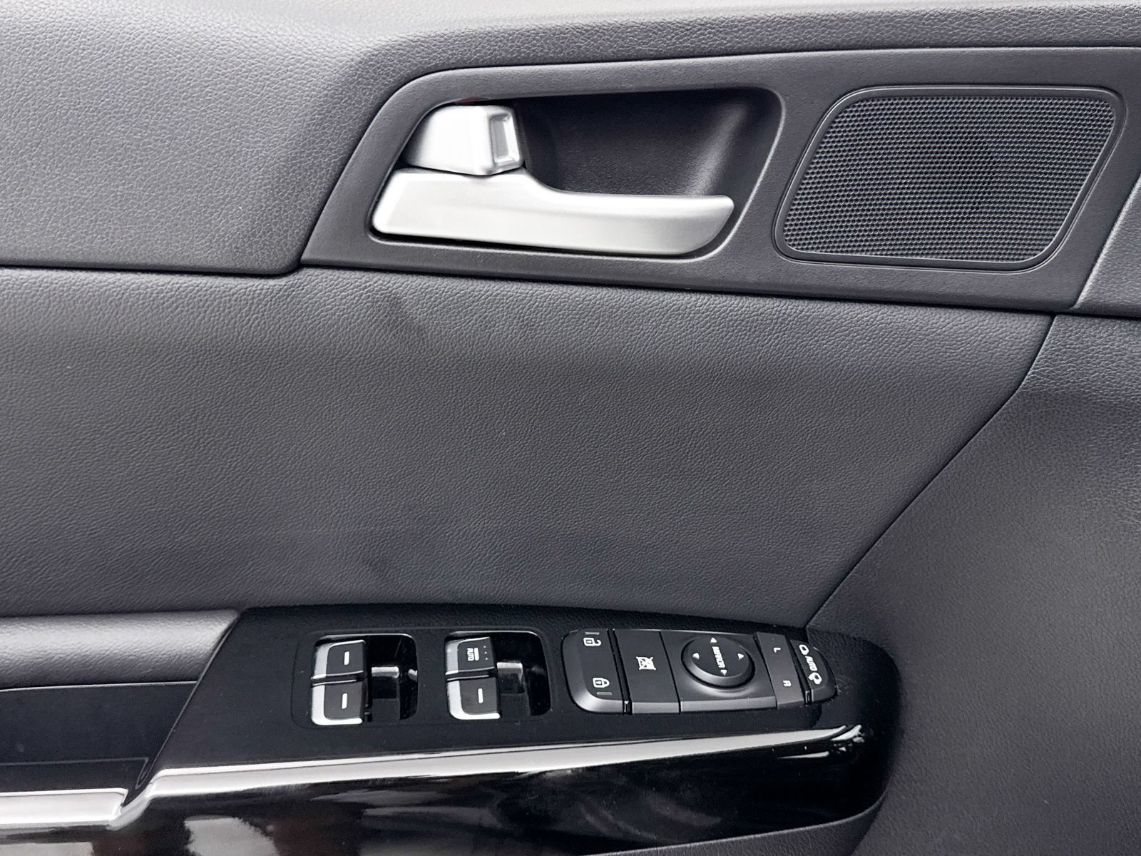 Used 2020 Kia Sportage EX FWD image 28