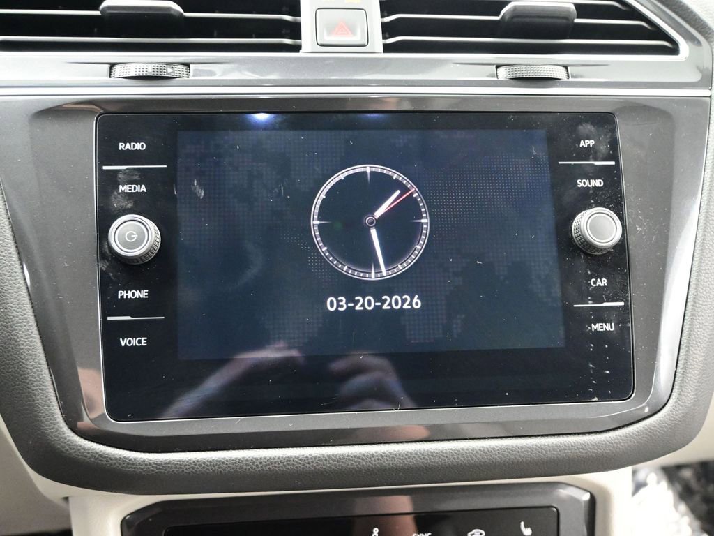 Used 2024 Volkswagen Tiguan SE image 16