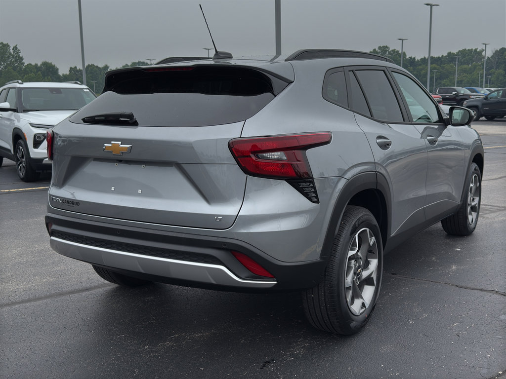 Certified 2024 Chevrolet Trax LT w/ Driver Confidence Package image 5