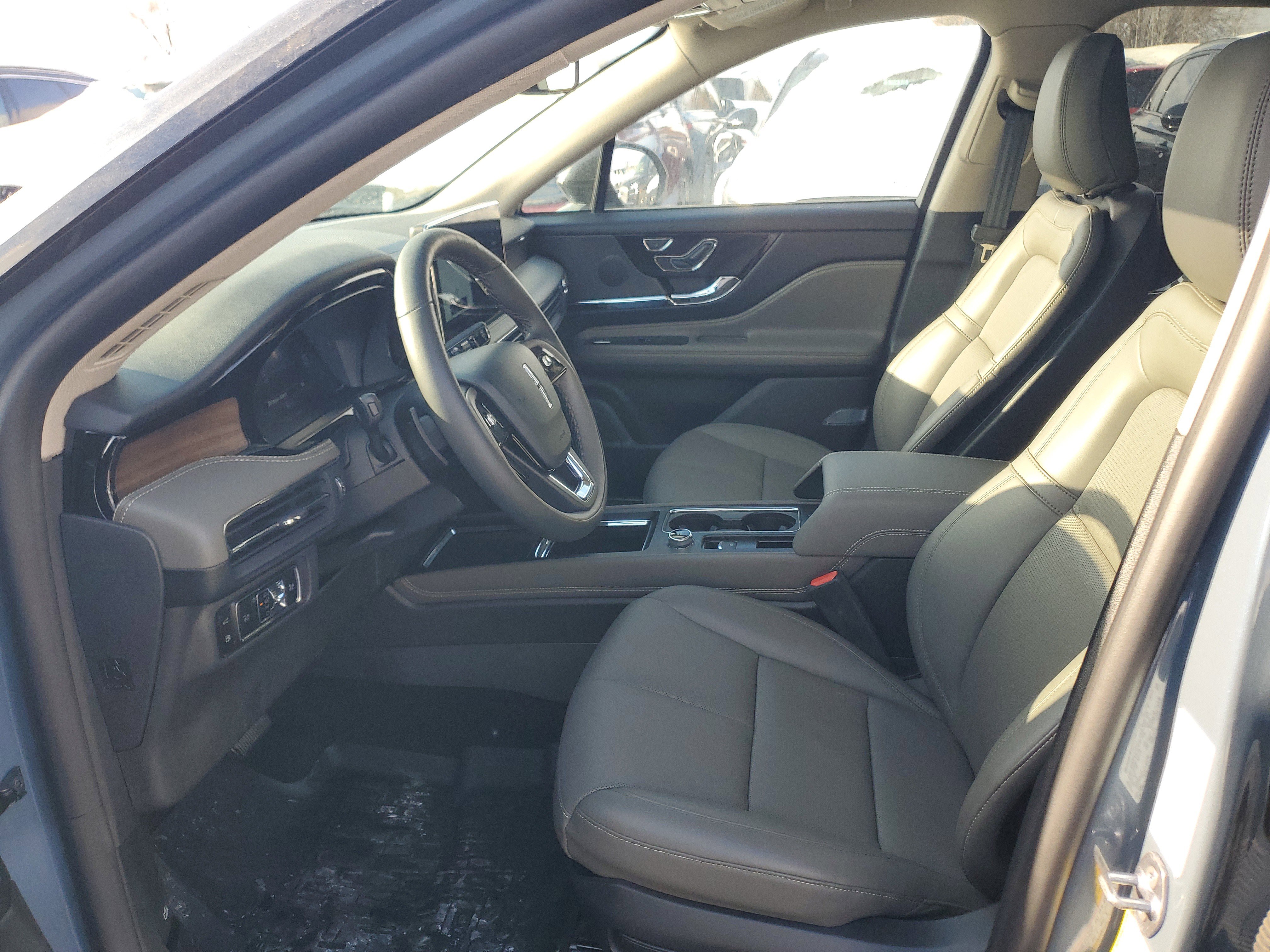 New 2025 Lincoln Corsair Grand Touring w/ Rear Removable Package Tray image 12