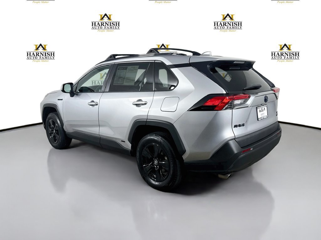 Used 2021 Toyota RAV4 XLE w/ Convenience Package AWD/4WD image 5