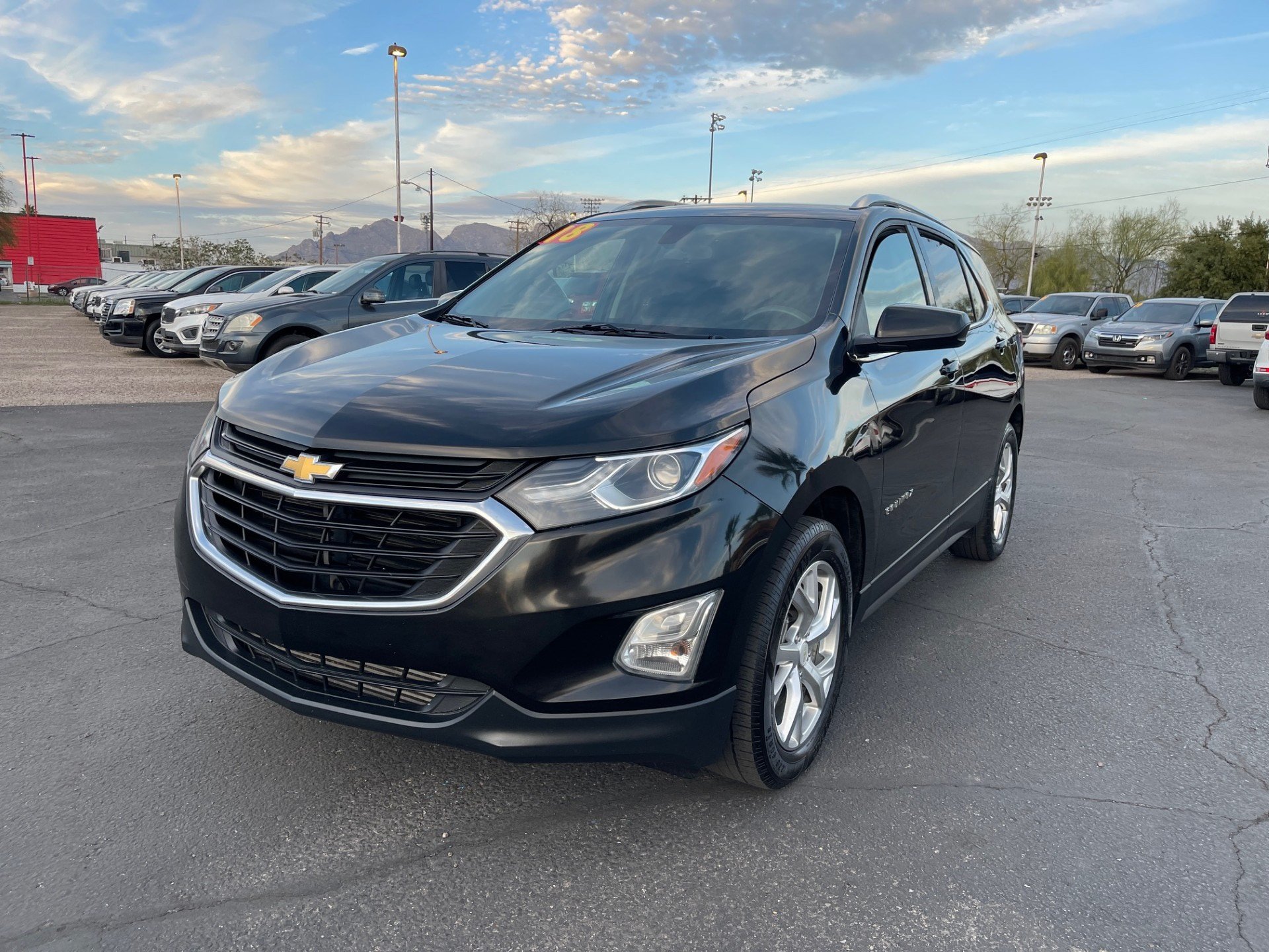 Used 2018 Chevrolet Equinox LT FWD image 1