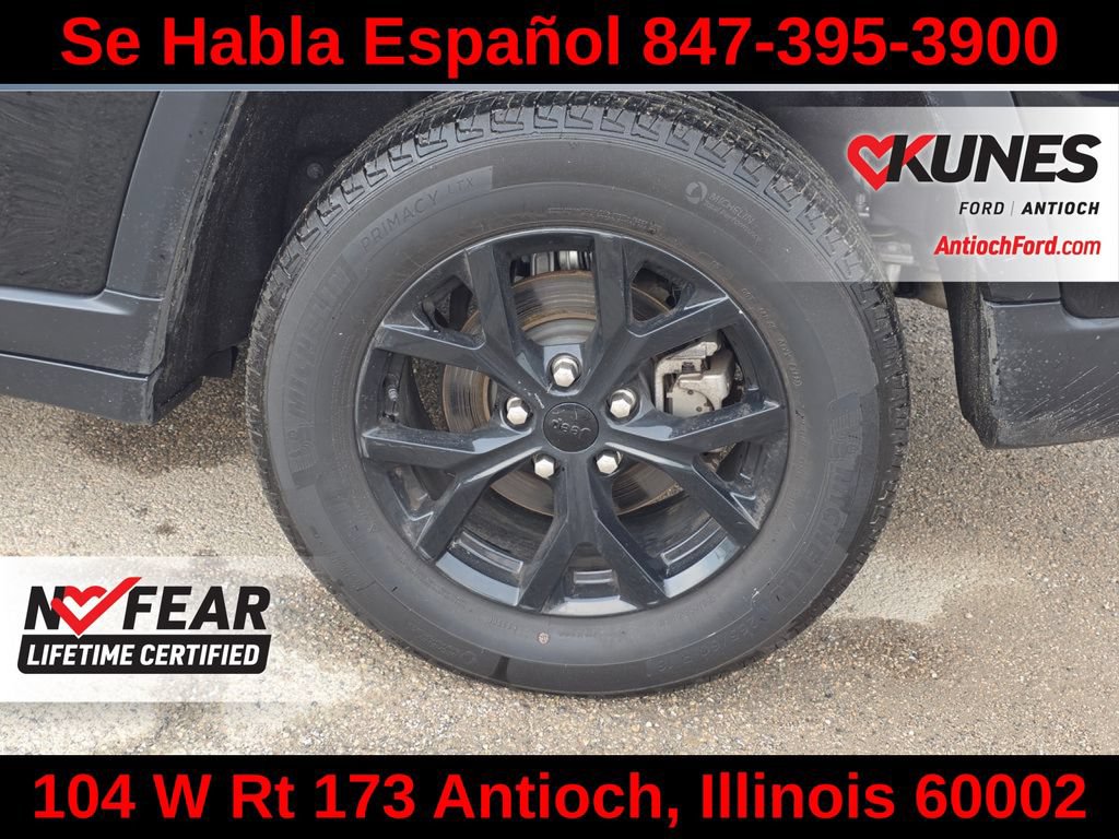 Used 2025 Jeep Grand Cherokee Altitude AWD/4WD image 15