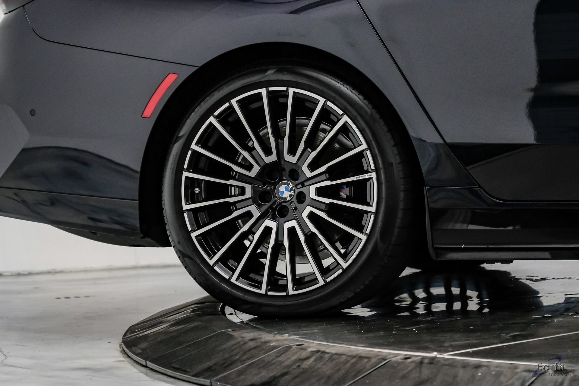 Used 2025 BMW i7 xDrive60 AWD/4WD image 98