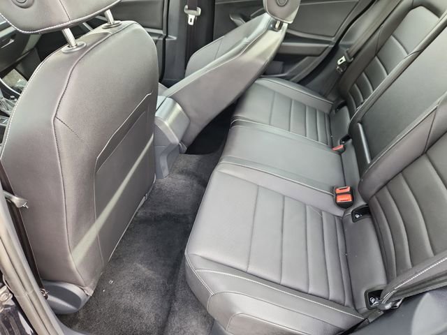 Used 2024 Volkswagen Jetta SE FWD image 8