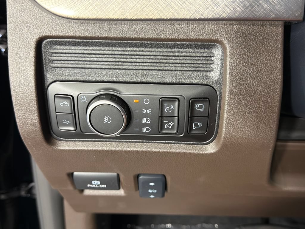 New 2026 Ford F350 King Ranch w/ Chrome Package AWD/4WD image 16