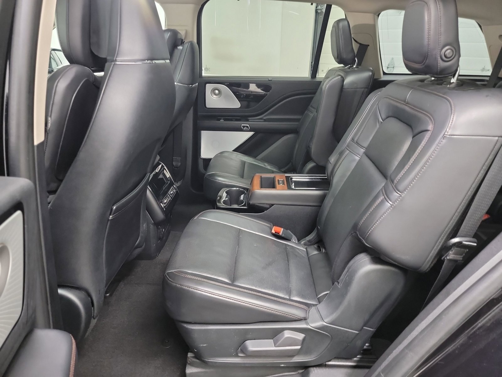 Used 2020 Lincoln Aviator Reserve w/ Equipment Group 202A image 28