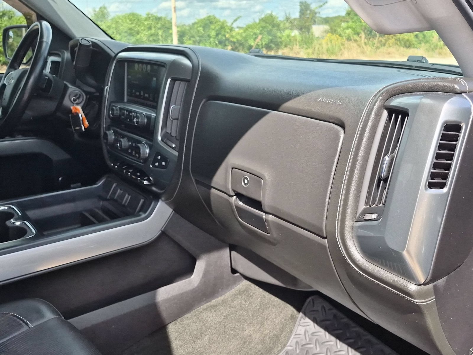 Used 2017 Chevrolet Silverado 1500 LTZ Z71 w/ LTZ Plus Package AWD/4WD image 32