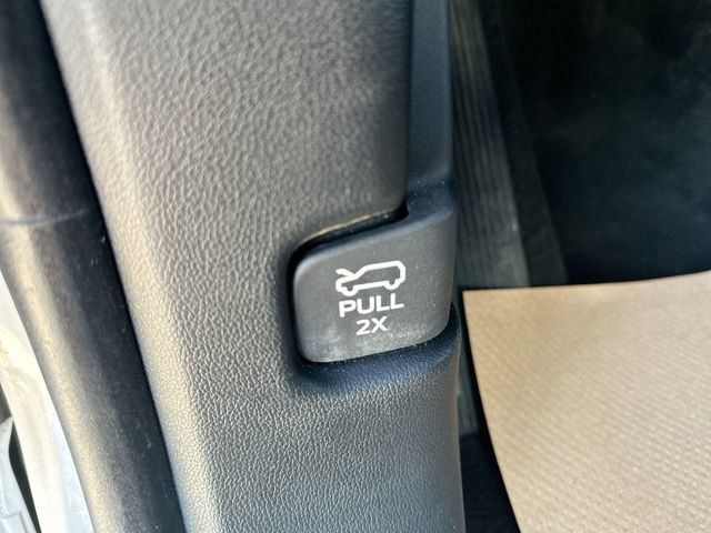 Used 2020 Ford Explorer XLT w/ Equipment Group 202A AWD/4WD image 47