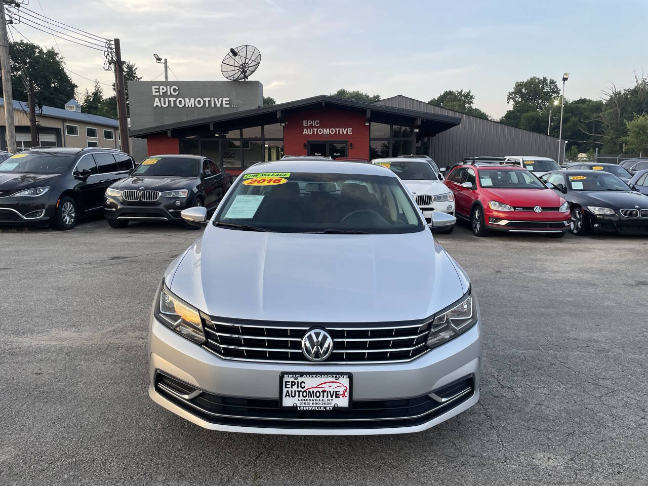 Used 2016 Volkswagen Passat 1.8T S FWD image 2