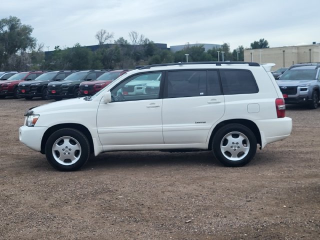 Used 2006 Toyota Highlander Limited w/ Leather Trim Pkg AWD/4WD image 2