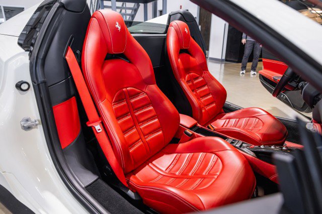 Used 2018 Ferrari 488 Spider image 27