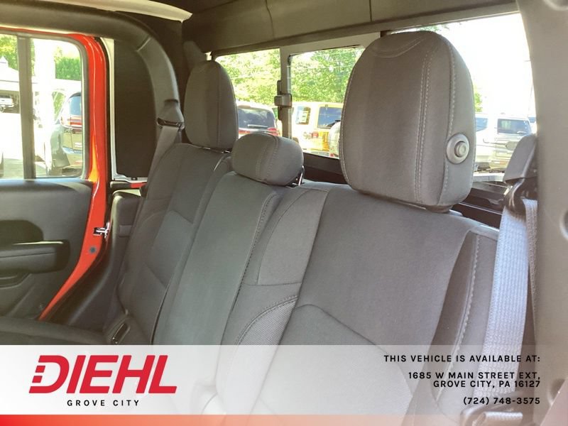 Used 2023 Jeep Gladiator Sport AWD/4WD image 16
