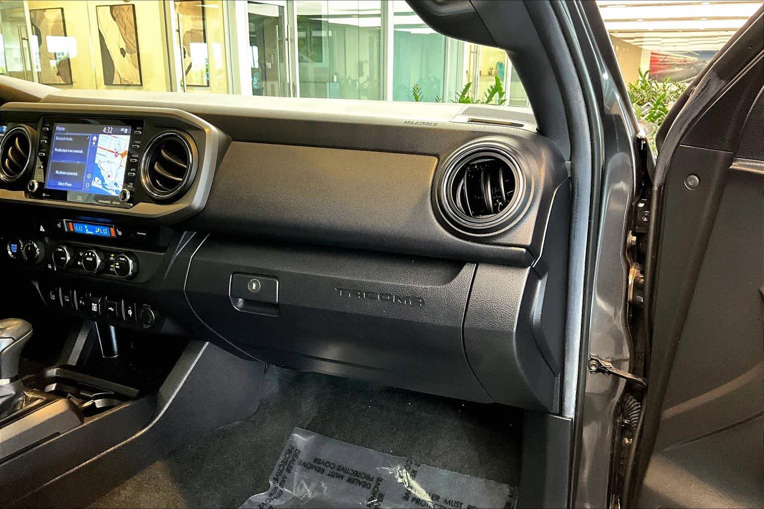 Used 2023 Toyota Tacoma TRD Off-Road w/ TRD Premium Off Road Package AWD/4WD image 19
