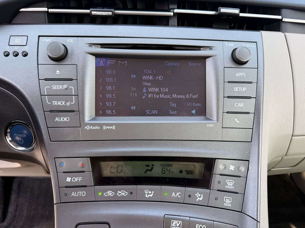 Used 2014 Toyota Prius Three image 18