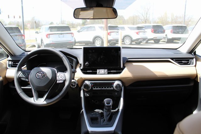 Used 2023 Toyota RAV4 XLE Premium FWD image 24